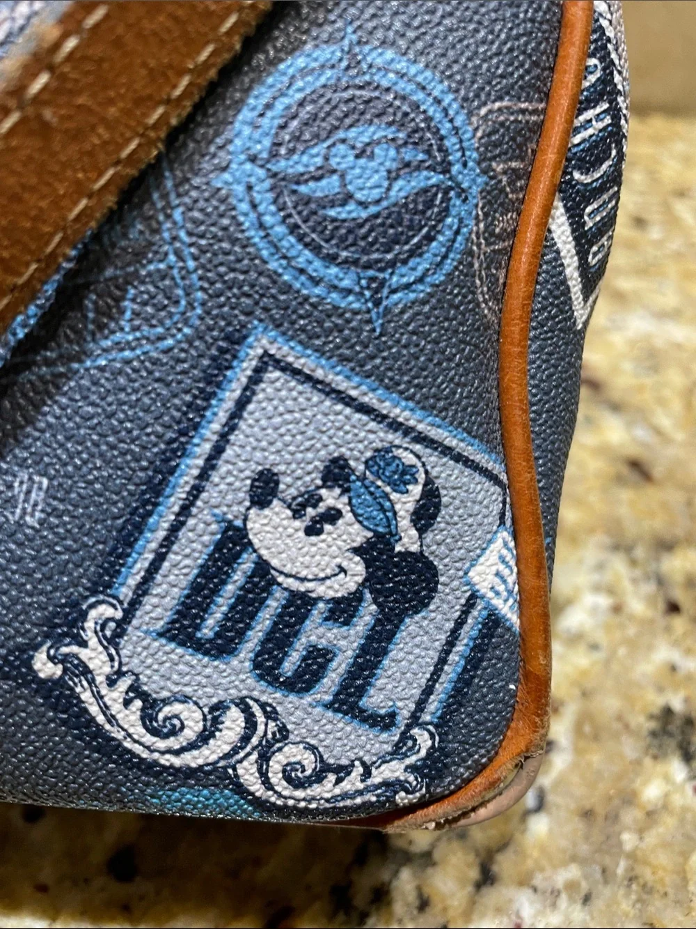 🌺DOONEY & BOURKE X DISNEY Navy and Tan Crossbody Purse